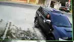 Aksi pencurian kotak amal disebuah rumah makan, dikecamatan pasar Kemis, kabupaten Tangerang, Banten, terekam kamera pengintai, atau CCTV.