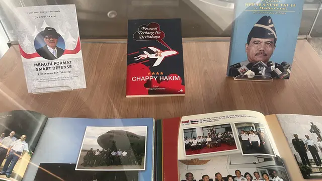 Pameran buku bertajuk 'Menjaga Ibu Pertiwi dan Bapak Angkasa-Retired but not Expired'.