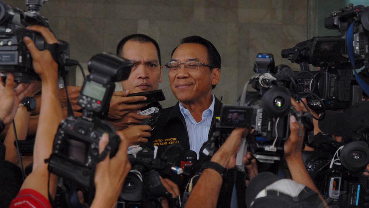 Senyum Jero Wacik Dalam Lingkaran Korupsi Migas