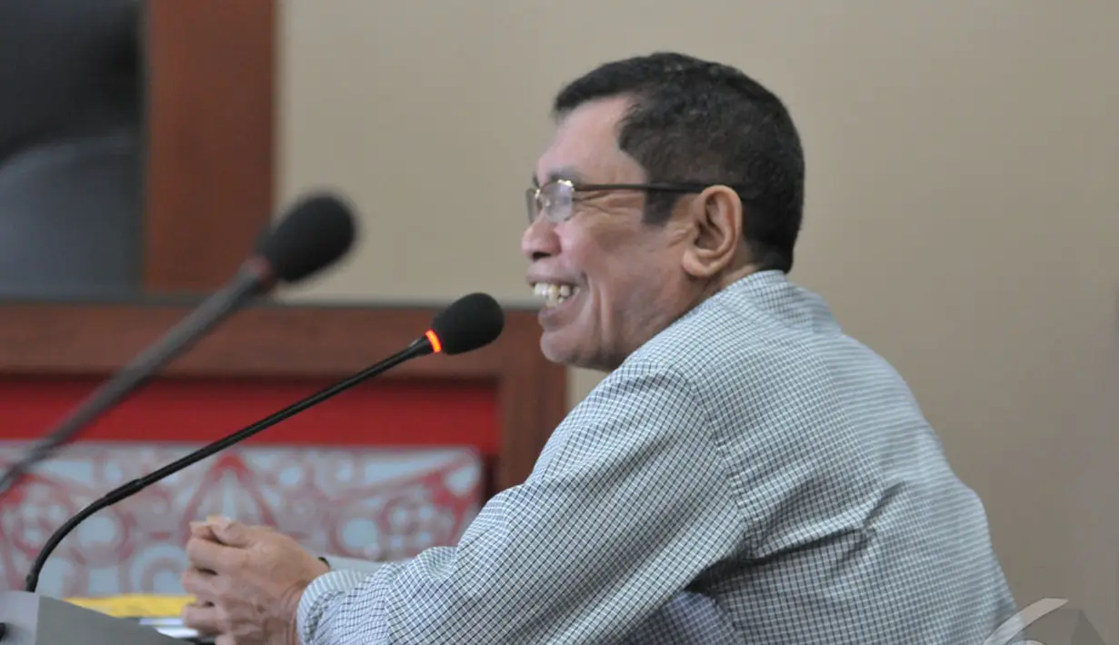 Dalam pembelaannya, Barnabas mengatakan bahwa bermain judi Poker adalah kebiasaan masyarakat Maluku dalam mengisi kekosongan waktu, Jakarta (2/9/2014) (Liputan6.com/Panji Diksana)