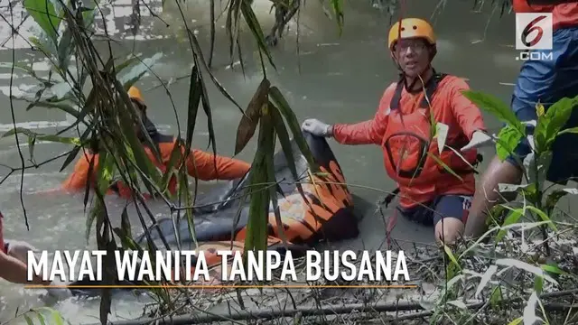 Seorang petani kayu jati tak sengaja temukan mayat wanita tanpa busana pada sebuah sungai di Ngawi, Jawa Timur.