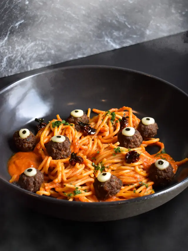 Spaghetti Tomato Cheese Sauce Eyeballs