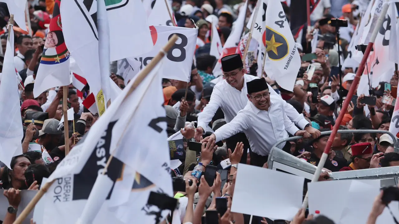 Bakal pasangan calon presiden (capres) Koalisi Perubahan, Anies Baswedan, dan cawapres Muhaimin Iskandar (Cak Imin) mendaftar di KPU pada Kamis (19/10/2023). (dok Tim Anies)