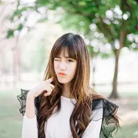 ilustrasi perempuan cantik imut/Clock Is Ticking/Shutterstock