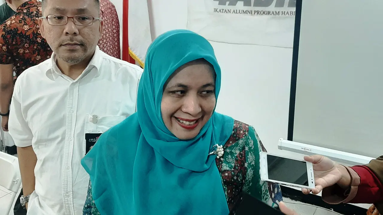 Staf Ahli Divisi Respirologi dan Penyakit Kritisi Departemen Ilmu Penyakit Dalam Fakultas Kedokteran Universitas Indonesia (UI) dr Telly Kamelia berbicara soal virus Corona