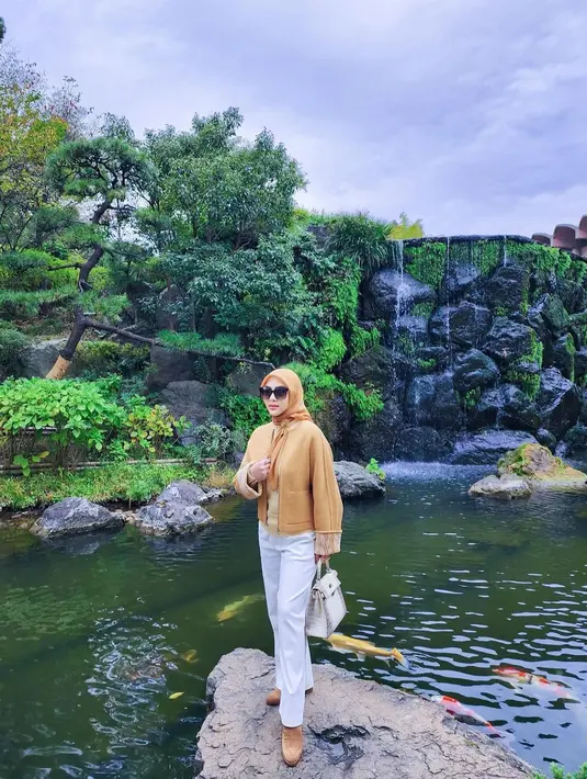 Syahrini selalu anggun [Instagram/princessyahrini]