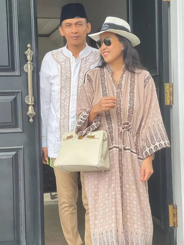 Olivia Zalianty dan keluarga (instagram/oliviazalianty)