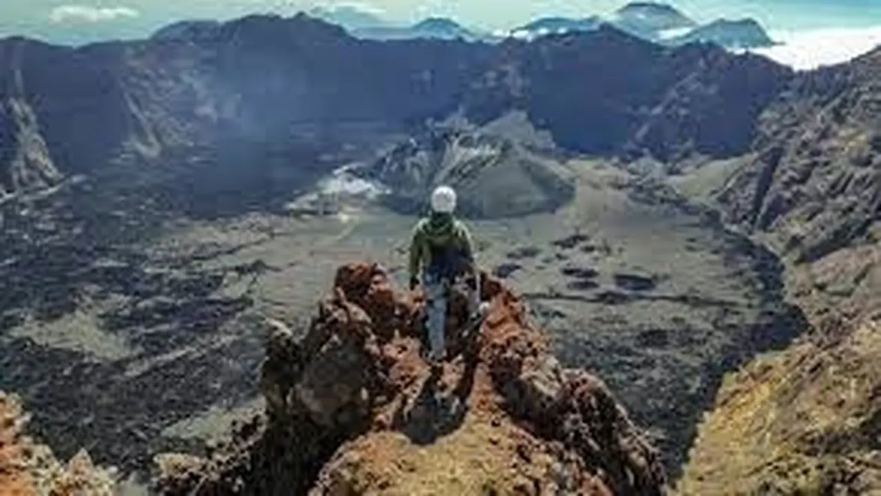 Puncak Gunung Raung (Istimewa)
