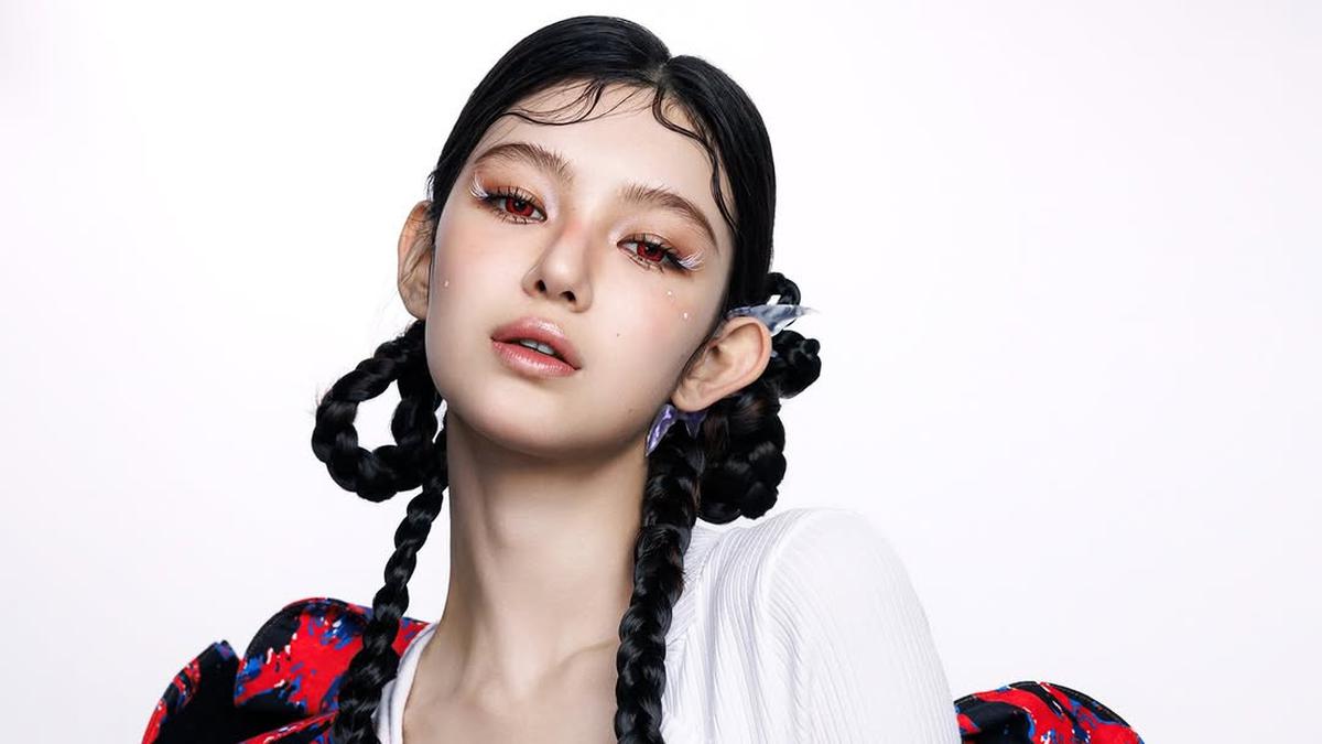 Terinspirasi Danielle New Jeans, Ini 3 Cara Mudah Punya Pinggang Ramping