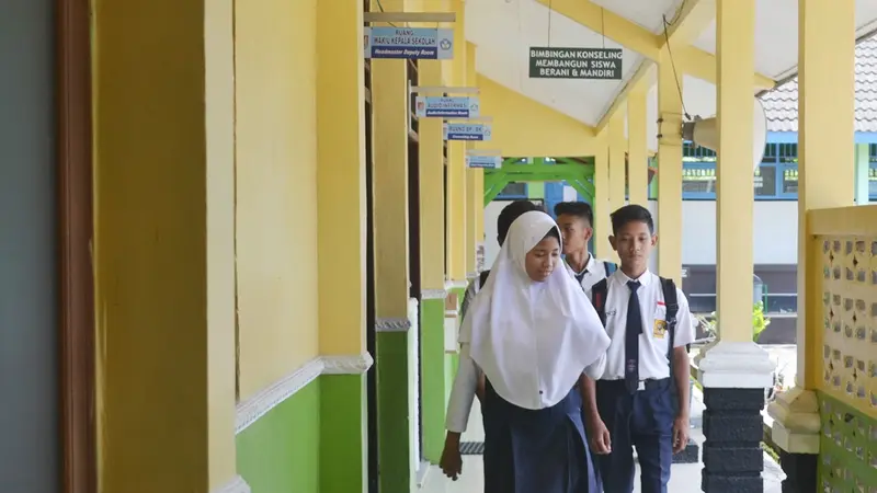 Ilustrasi - Di SMP N 3 Gandrungmangu, Cilacap ada dua siswa penghayat kepercayaan yang mengikuti UN mata pelajaran pendidikan kepercayaan terhadap Tuhan YME. (Foto: Liputan6.com/Muhamad Ridlo)