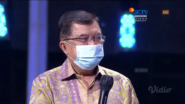 M. Jusuf Kalla (Mantan Wakil Presiden RI periode 2004 – 2009 & 2014 – 2019) Hadir Menyerahkan Penghargaan Kategori Kemanusiaan di Liputan 6 Awards