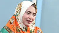 Yulia Mochamad Akui Anak-anaknya Sangat Dekat dengan Opick