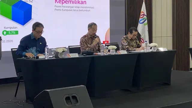 Ketua Dewan Pengurus Asosiasi Asuransi Jiwa Indonesia (AAJI) Albertus Wiroyo Karsono dalam paparan kinerja di Graha AAJI, Selasa (2/6/2026). (Liputan6.com/Christian)