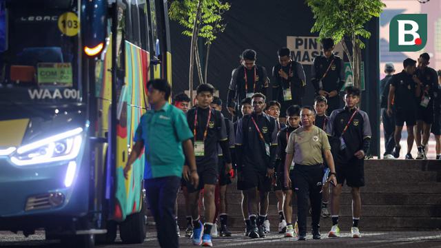 Foto: Lahap Latihan Selama Dua Jam, Timnas Indonesia U-17 Dapat Suntikan Semangat dari Warlok