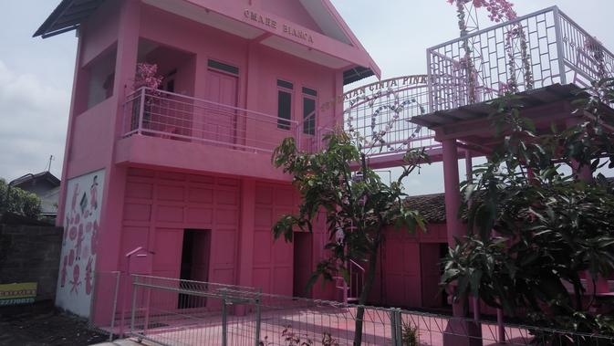 Pagi Merah Jambu Di Rumah Barbie Sleman Regional Liputan6 Com