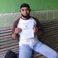 Mbah Muji saat menunjukkan fotocopy sertifikatnya yang kini di tahan oleh pihak Kantor Pertanahan Kabupaten Blora, Jawa Tengah. (Liputan6.com/Ahmad Adirin)