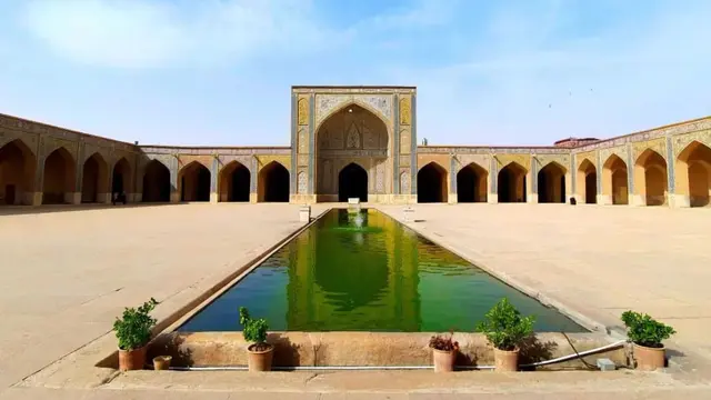 Keindahan Masjid Vakil di Iran Selatan