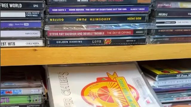 Rekomendasi Tempat Beli Vinyl dan Kaset Lawas