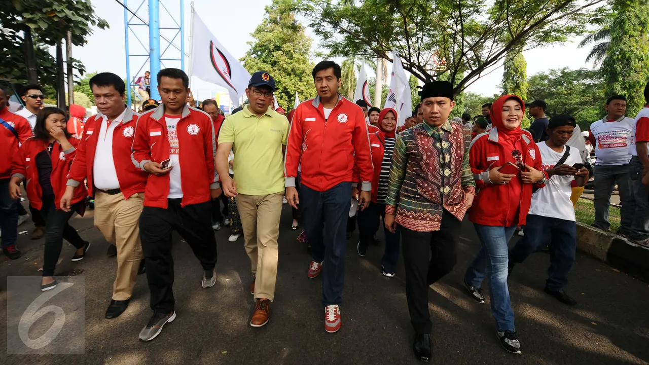 Bersama Walikota Bandung, Ketua Taruna Merah Putih Buka Kirab Kebangsaan Indonesia Raya