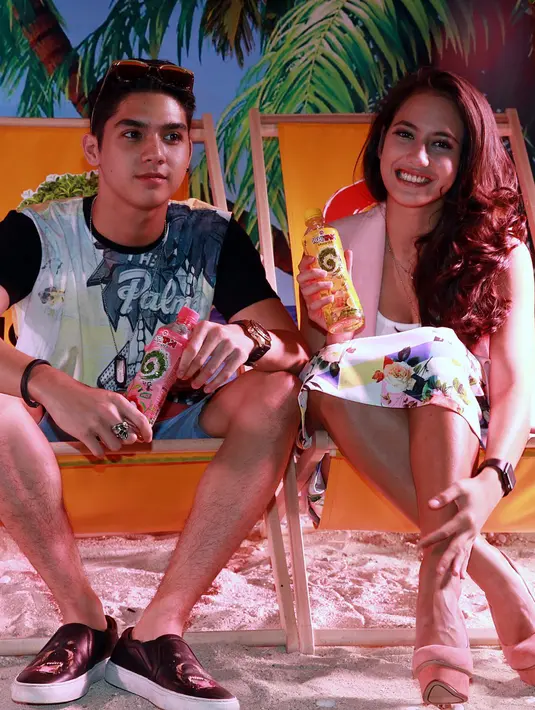 Al mengaku tengah dekat dengan si cantik Pevita Pearce, dan ia tak tau bila nantinya mereka akan menjalin cinta, tapi Al tak ingin banyak bicara tentang hubungan mereka.  (Deki Prayoga/Bintang.com)