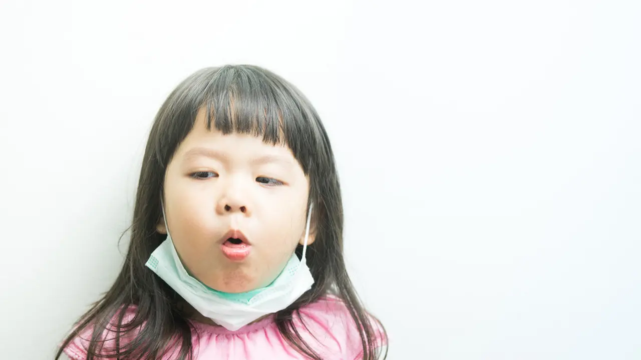Anak Batuk Lebih dari Seminggu, Perlukah Antibiotik?  (MIA Studio/Shutterstock)
