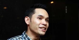 Setelah resmi menikah dengan Nesyana Ayu Nabila, Ben Kasyafani tetap menjaga hubungan baik dengan mantan istrinya, Marshanda yang telah memberinya seorang putri, Sinena. (Deki Prayoga/Bintang.com)