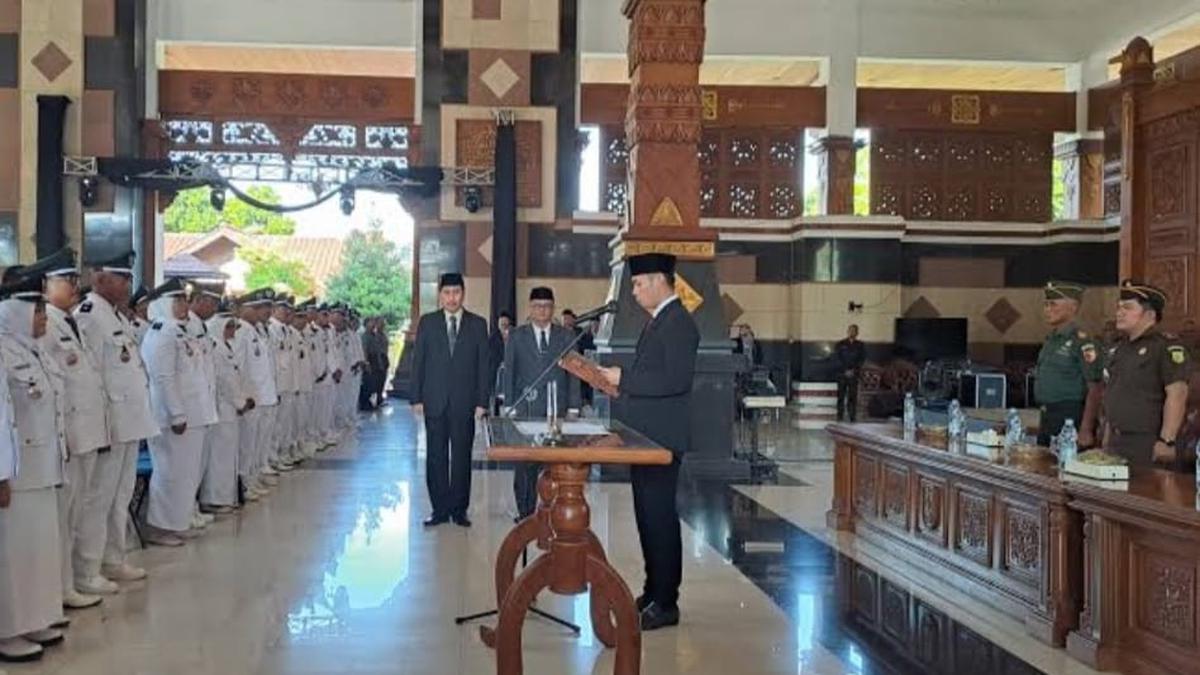 Tiga Pejabat di Tuban Tetap Berkuasa meski Berstatus Tersangka