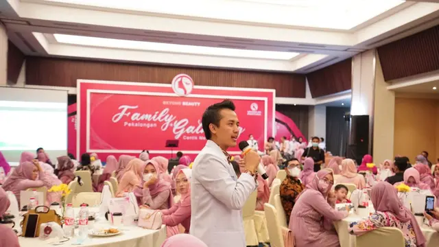 Gelar Family Gathering di Pekalongan, DrW Skincare Serahkan Wakaf pada Panti Asuhan dan Masjid