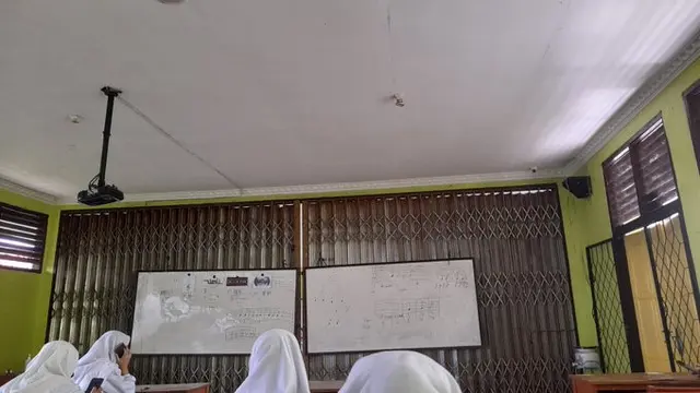 6 Potret Ruang Kelas Ini Unik Banget, Bikin Murid Geleng Kepala
