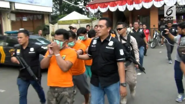 Polres Jakarta Barat ungkap peredaran narkoba yang berkedok tawuran remaja di daerah Tambora.