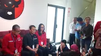 Ketua DPP PDI Perjuangan (PDIP), Ahmad Basarah sengaja memakai seragam berwarna hitam dalam acara pembukaan pertemuan Council of Asian Liberal and Democrats (CALD Party) di Sekolah partai PDIP, Lenteng Agung, Jakarta Selatan. (Merdeka.com)