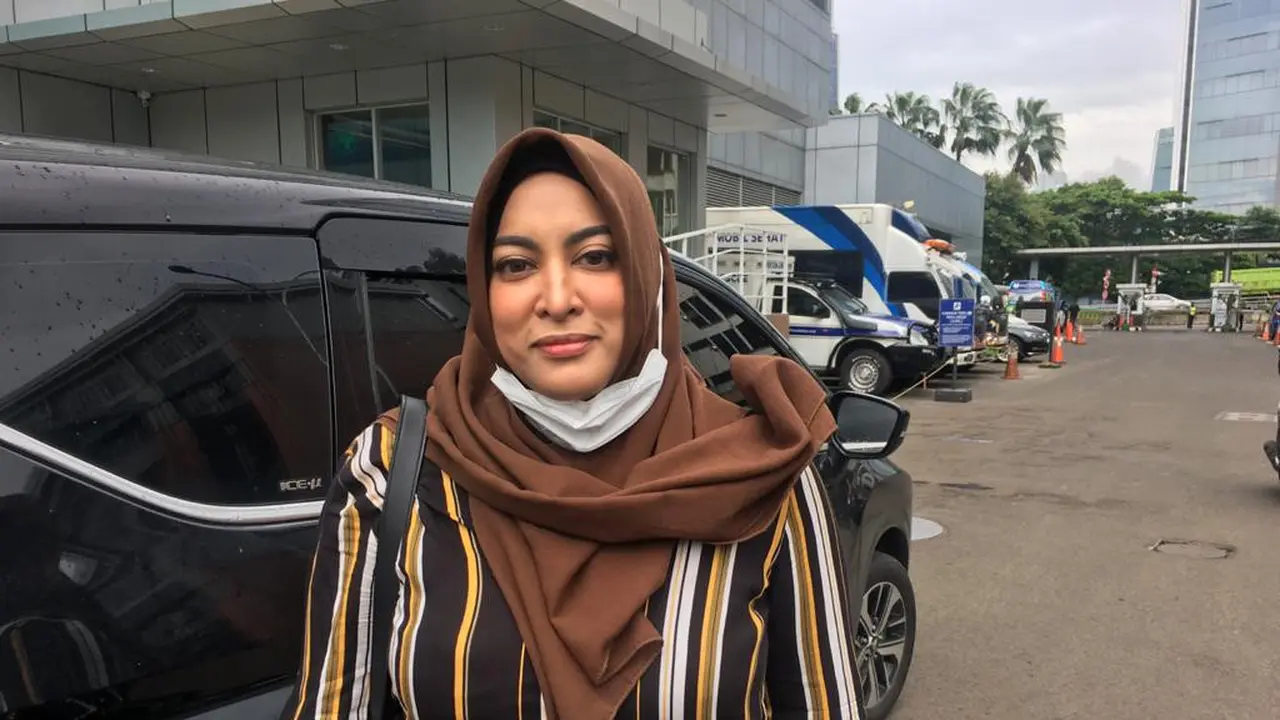Jane Shalimar (ist/ Munady Widjaja)