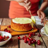 Ilustrasi membuat kue/copyright shutterstock/ch_ch