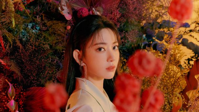 Miyawaki Sakura (Swing Entertainment via Soompi)