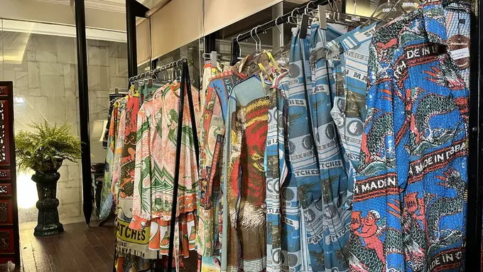 Faisal menambahkan bahwa koleksi ini mengolah grafik bersejarah dengan cara modern, menciptakan desain yang tidak hanya relevan sekarang tetapi juga bertahan lama.