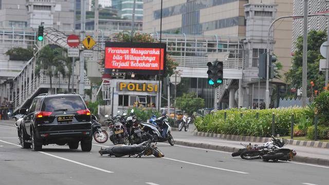 Proyektil Peluru dan Pecahan Bom Berserakan di Jalan Thamrin