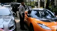 1 Mobil sport Lotus ditangkap di kawasan Pluit dan 1 mobil Mercedes Benz ditangkap di kawasan Kelapa Gading.