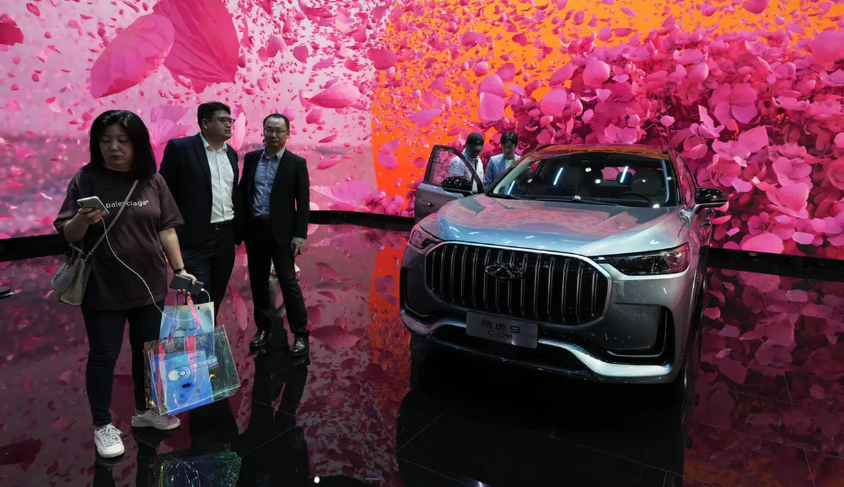 <p>Auto Shanghai 2023 mencerminkan persaingan ketat di pasar kendaraan listrik China. (AP Photo/Ng Han Guan)</p>