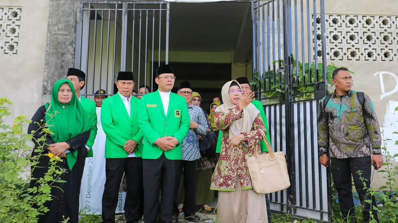 Plt Ketua Umum PPP Muhamad Mardiono bersilaturahmi kepada Ketua Pengurus Wilayah (PW) Muhammadiyah Sulawesi Utara KH Ahmad Al Jufri dan Ketua PW Aisyiyah Hasmirah Said. (Istimewa)