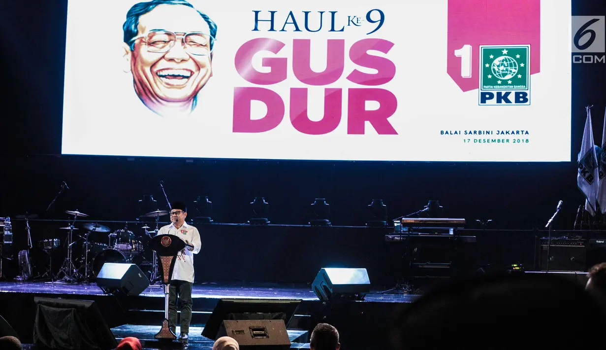 Ketua Umum PKB Muhaimin Iskandar atau Cak Imin memberi sambutan dalam konsolidasi calon legislatif Partai Kebangkitan Bangsa (PKB) Pemilu 2019 sekaligus haul Abdurrahman Wahid, Gus Dur di Balai Sarbini, Jakarta, Senin (17/12). (Liputan6.com/Faizal Fanani)