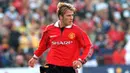 1. David Beckham - Pemain jebolan akademi Manchester United ini merupakan idola fans Setan Merah. Namun pertikaian dengan Sir Alex Ferguson membuatnya hengkang ke Real Madrid pada tahun 2003. (AFP/Lars Aamodt)