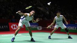 Ganda putra Indonesia, Pramudya Kusumawardana/Yeremia Erich Yoche Yacob Rambitan saat menghadapi ganda putra Inggris, Ben Lane/Sean Vendy pada laga babak 32 besar Kejuaraan bulu tangkis Indonesia Open 2023 di Istora Senayan, Jakarta, Rabu (14/6/2023). Pramudya Kusumawardana/Yeremia Erich Yoche Yacob Rambitan menang rubber game 21-15, 13-21 dan 21-14 . (Bola.com/Bagaskara Lazuardi)