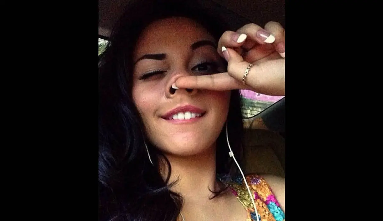 Si cantik Ariel Tatum juga pernah mengupload foto selfie-nya dengan 'piggy face'. (instagram.com/arieltatum)