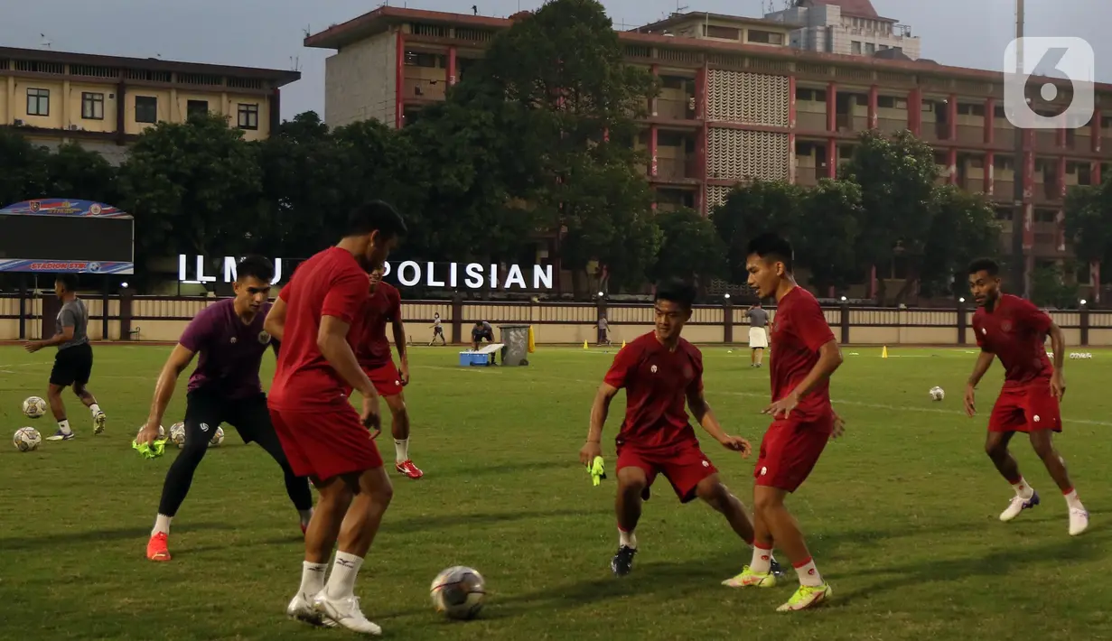 Intensitas latihan ini tidak lepas dari sempitnya waktu dalam menghadapi laga FIFA Matchday melawan Burundi. (Liputan6.com/Helmi Fithriansyah)
