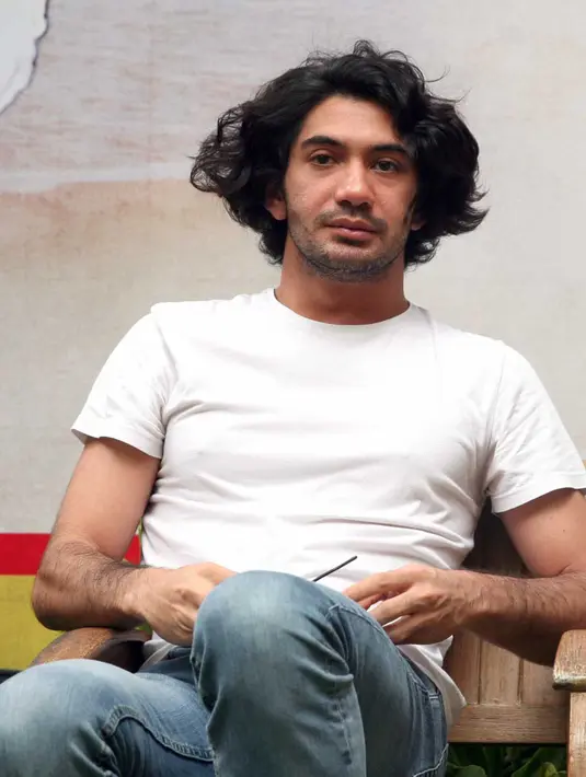 "Butuh ekstra kerja keras. Tetapi saya senang. Saya selalu senang karena buat saya itu pekerjaan yang kadang-kadang jarang diolah,” ucap Reza seperti yang dikutip dari Liputan6.com. (Nurwahyunan/Bintang.com)