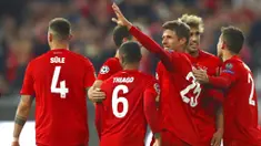 Para pemain Bayern Munchen merayakan gol yang dicetak oleh Thomas Mueller ke gawang Red Star Belgrade pada laga Liga Champions di Red Star Belgrade, Rabu (18/9/2019). Bayern Munchen menang 3-0. (AP/Matthias Schrader)