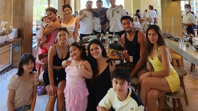 Potret liburan Wulan Guritno dan Sabda Ahessa dan menghabiskan waktu bersama keluarga. . (Foto: Instagram/wulanguritno)