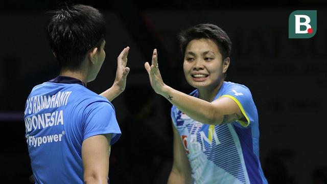 Foto: Senyuman Penyemangat Apriyani Gagal Tembus Tembok Cina, Harus Puas Menjadi Runner-up di Daihatsu Indonesia Masters 2022