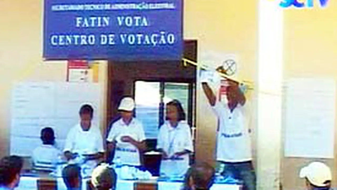 100507aterkini-lntimorleste.jp