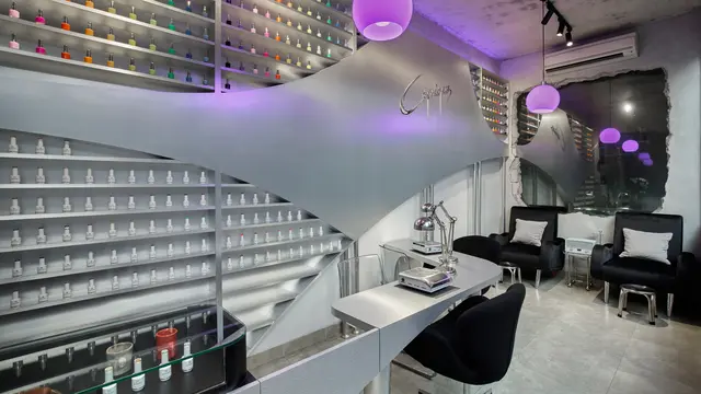 Diary Fimela: Percaya Diri dengan Mystery Manicure untuk Tampilan Kuku Unik, Capriques Kini Jadi Langganan Selebriti